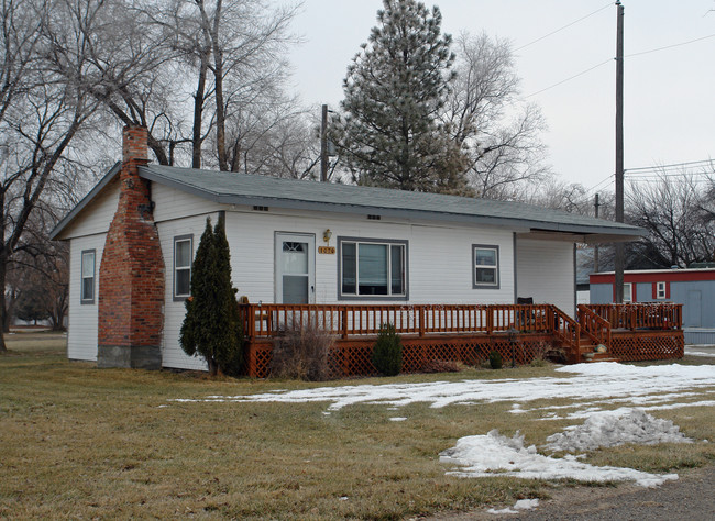 1070 S 3rd West B St in Mountain Home, ID - Foto de edificio - Building Photo