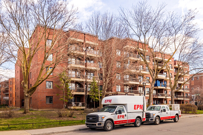 Saint-Marc in Montréal, QC - Building Photo - Building Photo