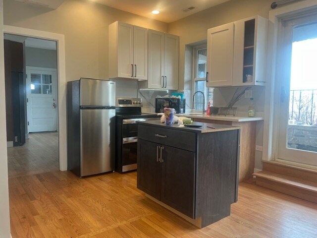 3246 N Central Ave, Unit 2