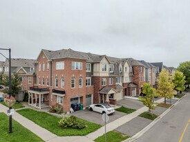 65-121 Bevington Rd in Brampton, ON - Building Photo