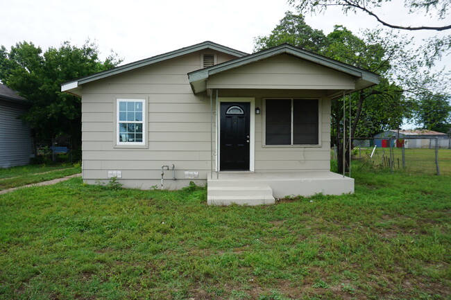 1310 Kell W Blvd in Wichita Falls, TX - Foto de edificio - Building Photo