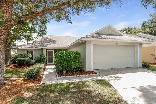 property at 2024 Shadow Pine Dr