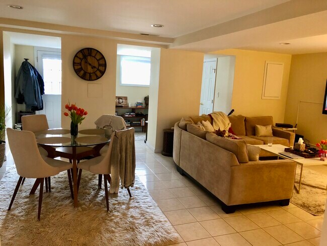 1851 Lamont St NW, Unit 2