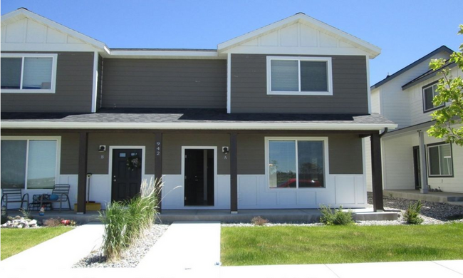 property at 942 Rosa Way