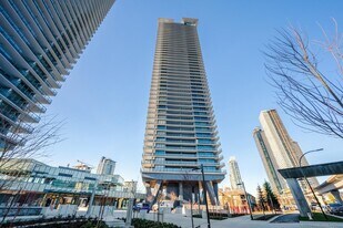 4720 Lougheed Hwy in Burnaby, BC - Building Photo