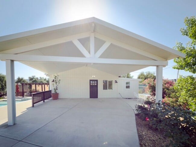 36143 Stable Lanes Rd in Wildomar, CA - Building Photo - Building Photo