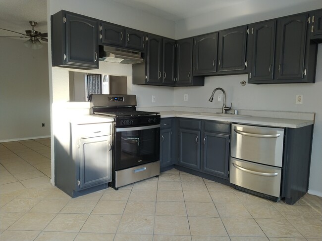 12130 Royal Woods Dr in El Paso, TX - Building Photo - Building Photo