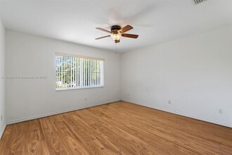 11633 NW 23rd Ct in Coral Springs, FL - Foto de edificio - Building Photo