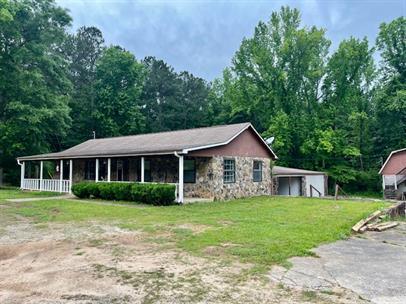 200 W Teamon Cir in Griffin, GA - Building Photo