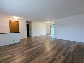 640 T St in Springfield, OR - Building Photo - Building Photo
