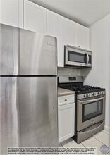 220 E 65th St in New York, NY - Building Photo - Building Photo