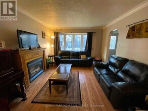 21 Fieldway Rd in Toronto, ON - Building Photo - Building Photo