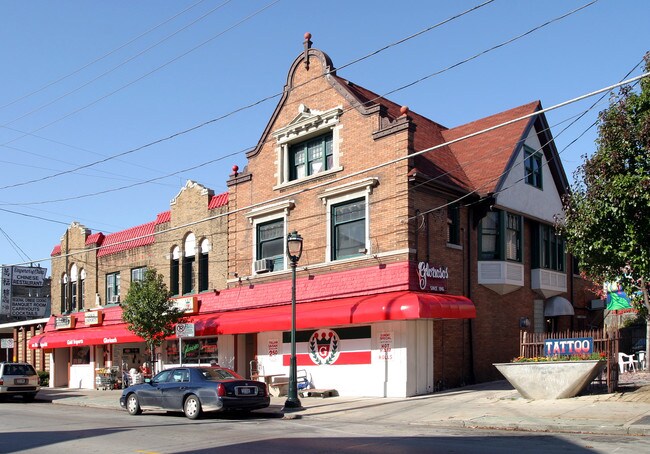 1016-1024 E Brady St