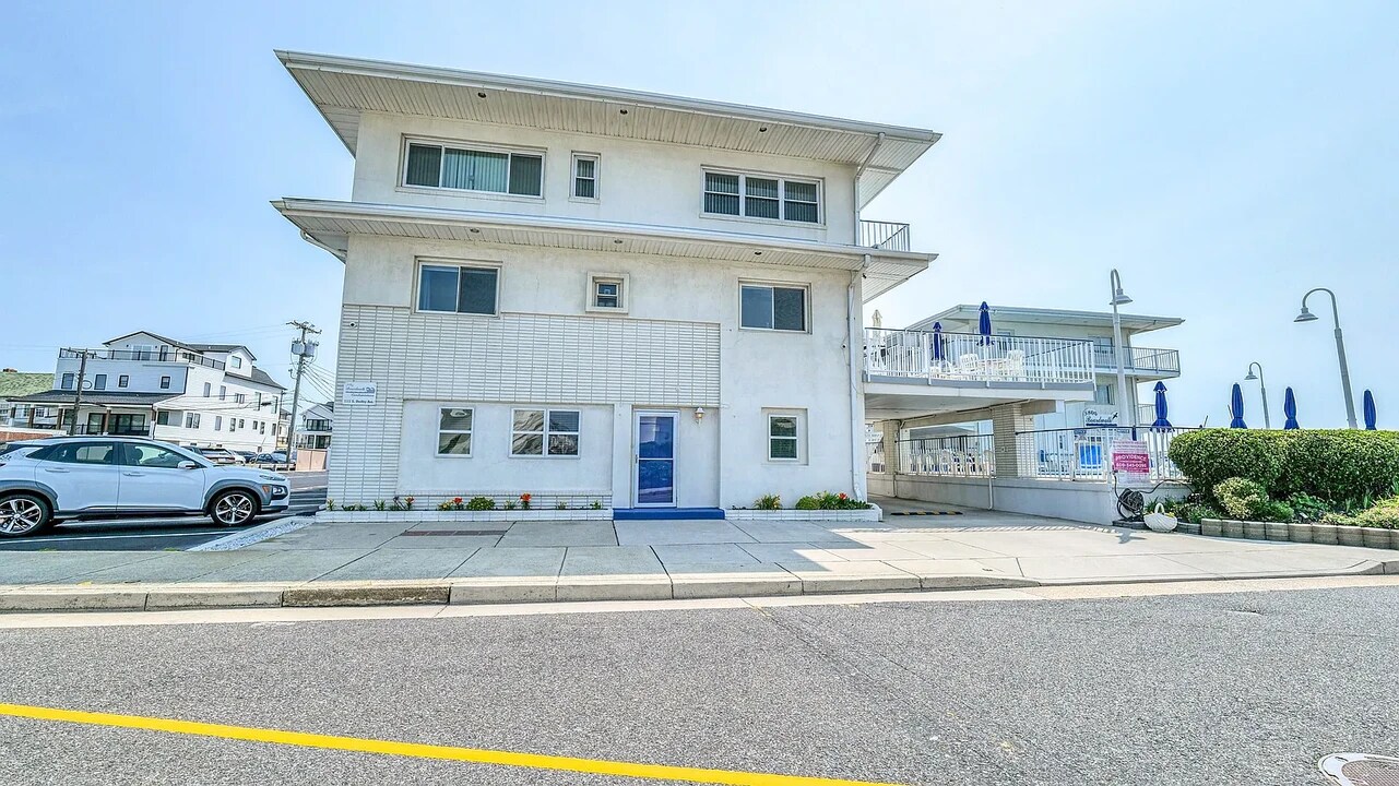 5800 Boardwalk, Unit 100 in Ventnor City, NJ - Building Photo