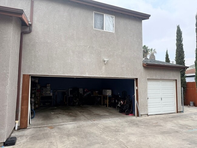 145 E 36th St in Long Beach, CA - Building Photo - Building Photo