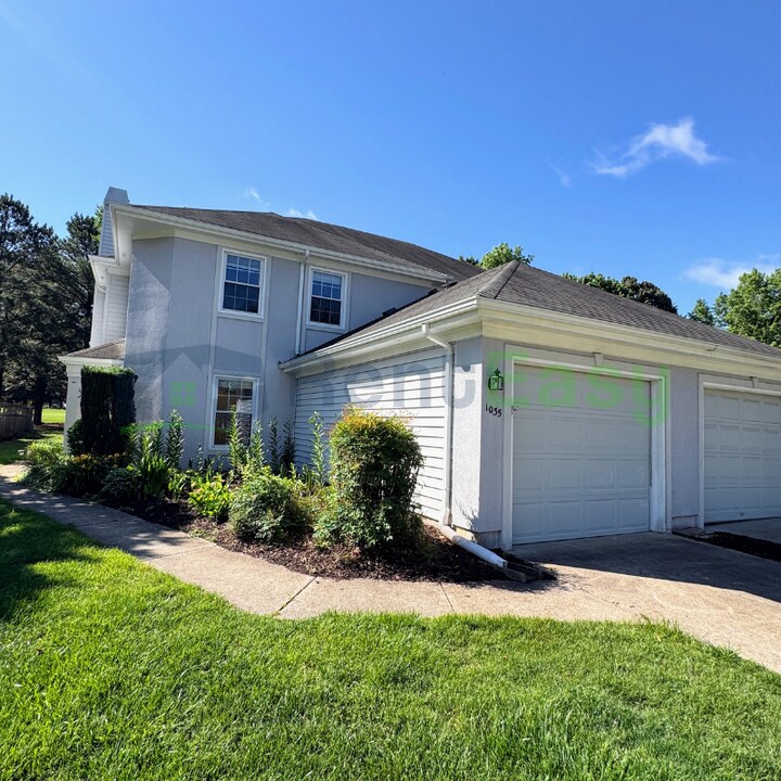 1035 Shoal Creek Trail in Chesapeake, VA - Building Photo
