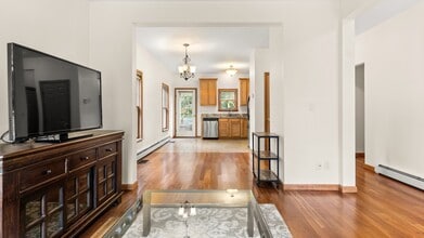 8 Stanley Dr in Great Barrington, MA - Building Photo - Building Photo