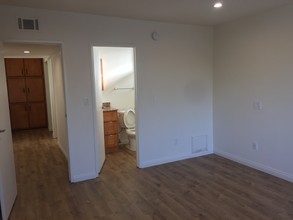 6027-6029 Monterey Rd in Los Angeles, CA - Building Photo - Interior Photo