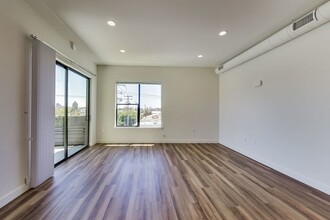 950 Lofts in Oakland, CA - Building Photo - Building Photo