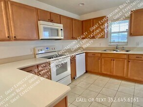 10561 SE 67 Ct in Belleview, FL - Building Photo - Building Photo