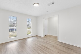 5019 Brisbane in Houston, TX - Building Photo - Building Photo