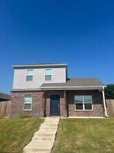 923 S Nighthawk Ln in Fayetteville, AR - Building Photo - Building Photo