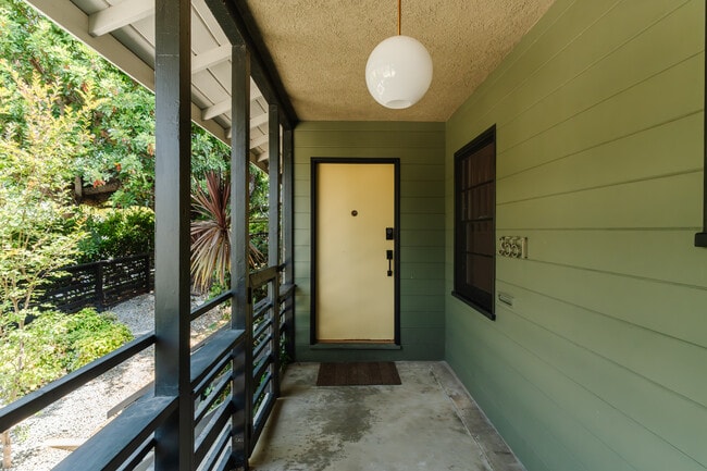 3551 W Ave 42 in Los Angeles, CA - Foto de edificio - Building Photo