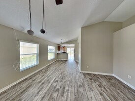 10113 36th Ct E in Parrish, FL - Building Photo