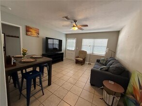 2159 10th Ave, Unit 2159 in Vero Beach, FL - Building Photo - Building Photo