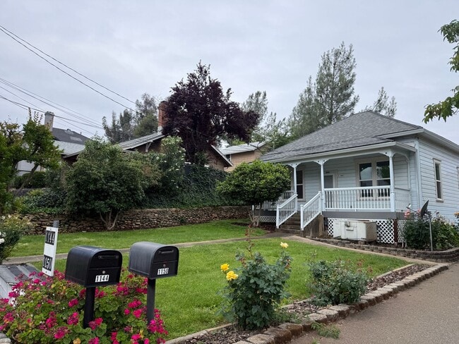 1144 Willis St in Redding, CA - Building Photo - Building Photo
