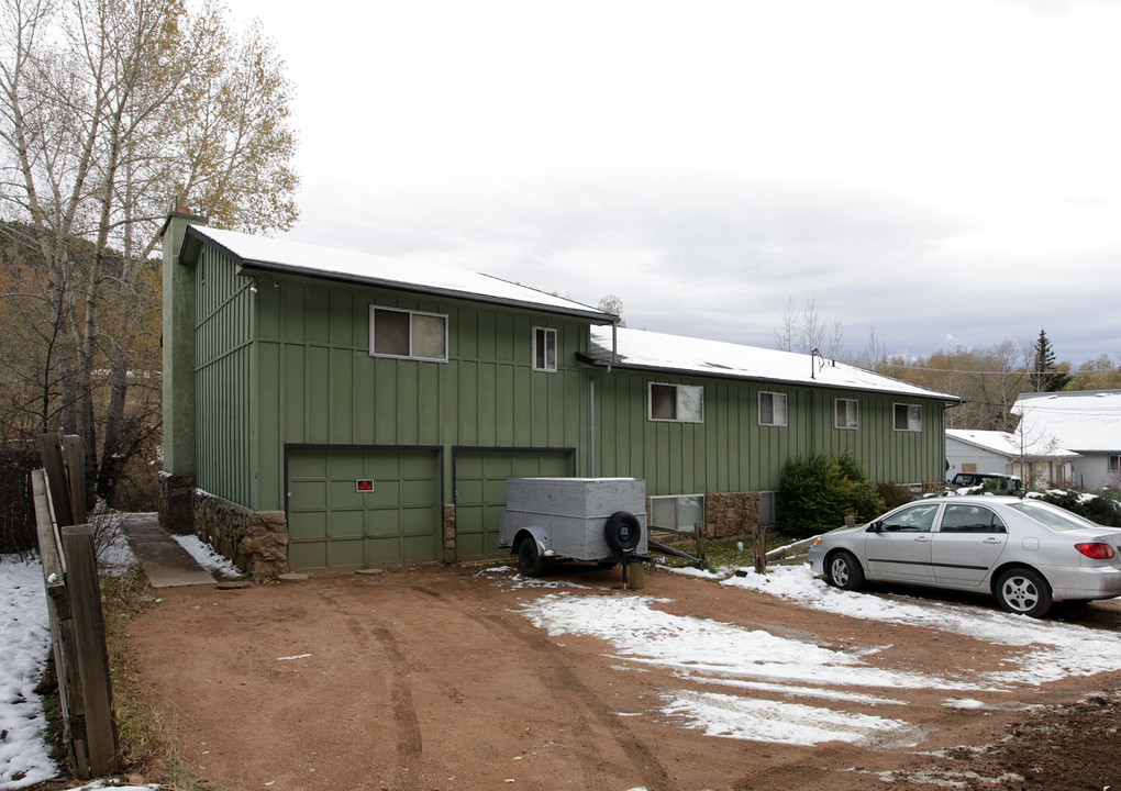 10660 Green Mountain Falls Rd in Green Mountain Falls, CO - Building Photo