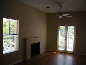 712 Graham Pl in Austin, TX - Foto de edificio - Building Photo