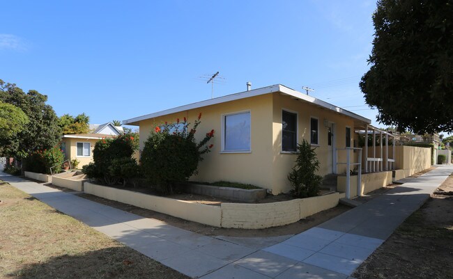 236-238 S Freeman St in Oceanside, CA - Building Photo - Building Photo