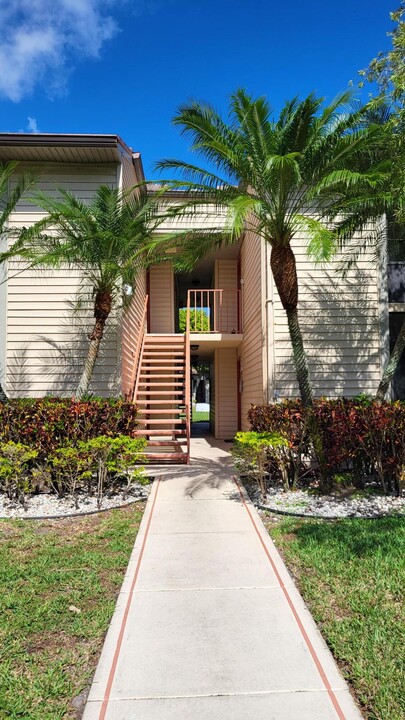 15484 Lakes of Delray Blvd in Delray Beach, FL - Building Photo