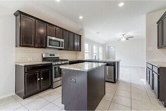 1495 Acmite Ave in Aubrey, TX - Building Photo - Building Photo