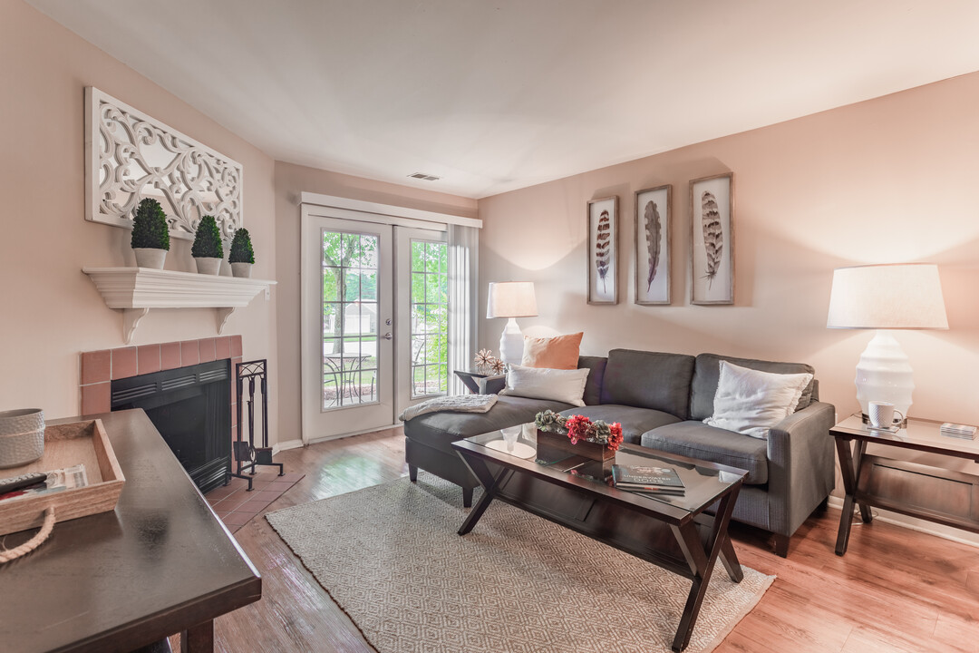 Steeplechase Apartments in Williamsburg, VA - Building Photo