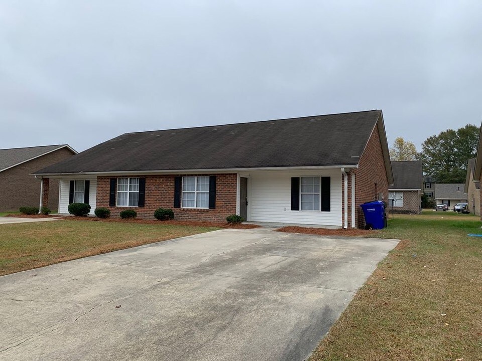 3219 Moseley Dr in Greenville, NC - Building Photo