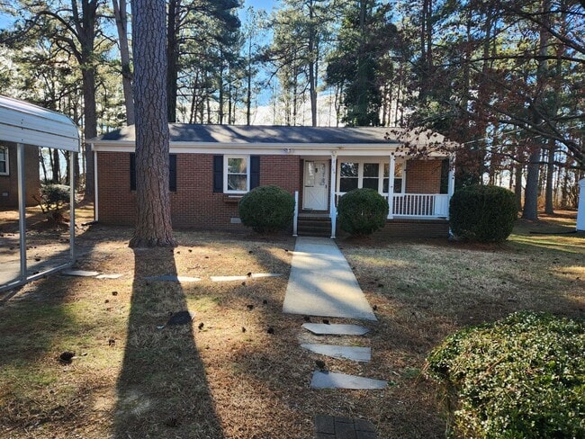 706 E 6th Ave in Kenbridge, VA - Building Photo - Building Photo