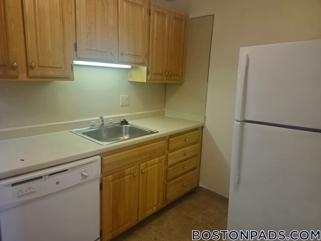 122 Dustin St, Unit 16 in Boston, MA - Building Photo - Building Photo