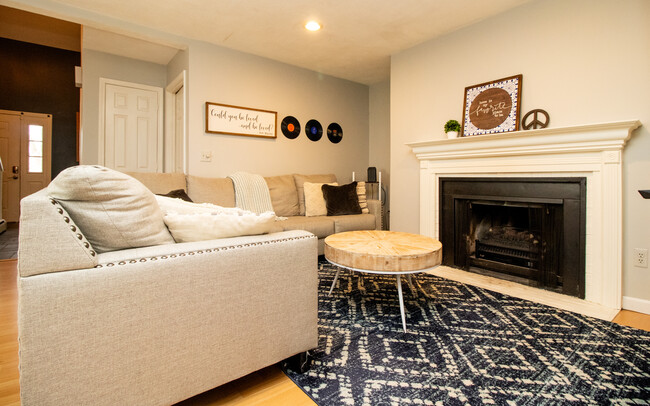 109 Arbor Dr in Providence, RI - Building Photo - Building Photo