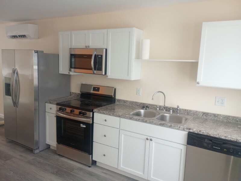 4 Boulder Dr, Unit A in Milford, ME - Building Photo