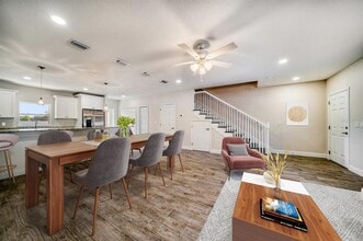 8405 Daves Homes Pl in Tampa, FL - Building Photo - Building Photo