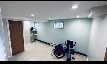 8337 Charlecote Rdg in Jamaica, NY - Building Photo - Building Photo