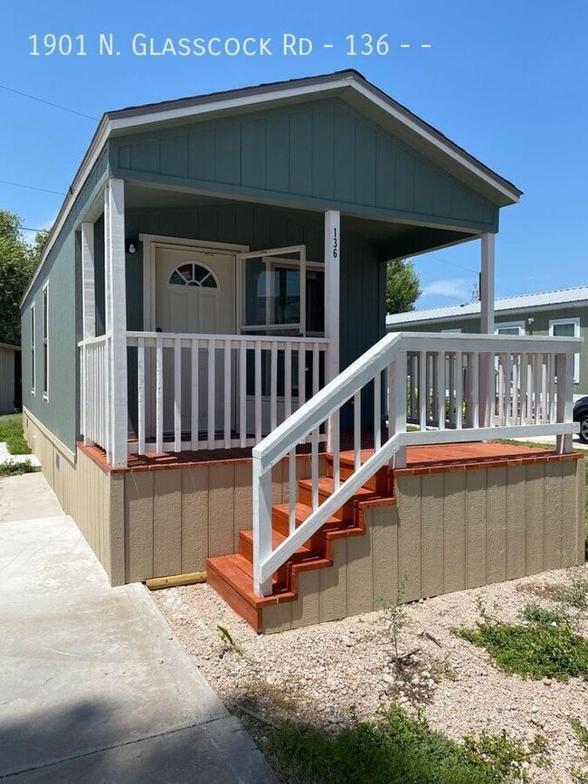 property at 1901 N Glasscock Rd