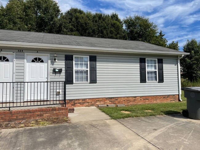 324-A Chestnut St in Asheboro, NC - Building Photo - Building Photo