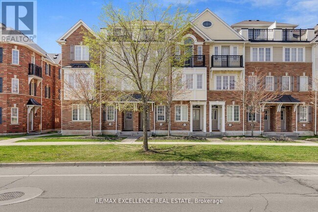 2614 Dashwood Dr in Oakville, ON - Building Photo - Building Photo