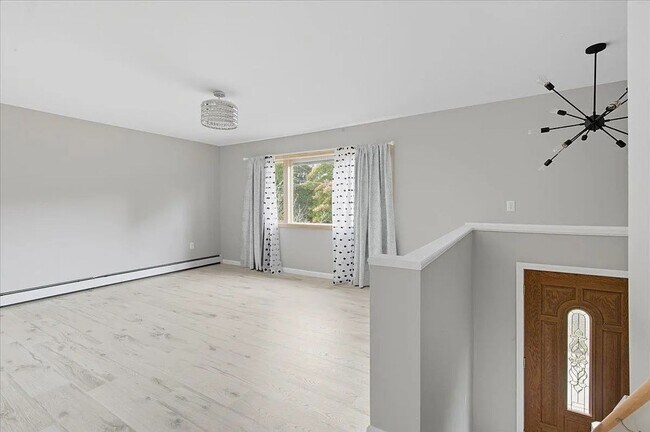 89 Oakwood Dr in South Burlington, VT - Building Photo - Building Photo