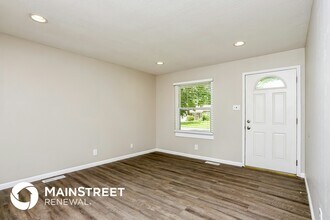 1050 Thompson Dr in Florissant, MO - Building Photo - Building Photo