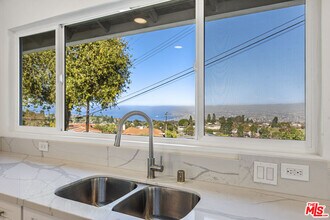 5437 Manitowac Dr in Rancho Palos Verdes, CA - Building Photo - Building Photo