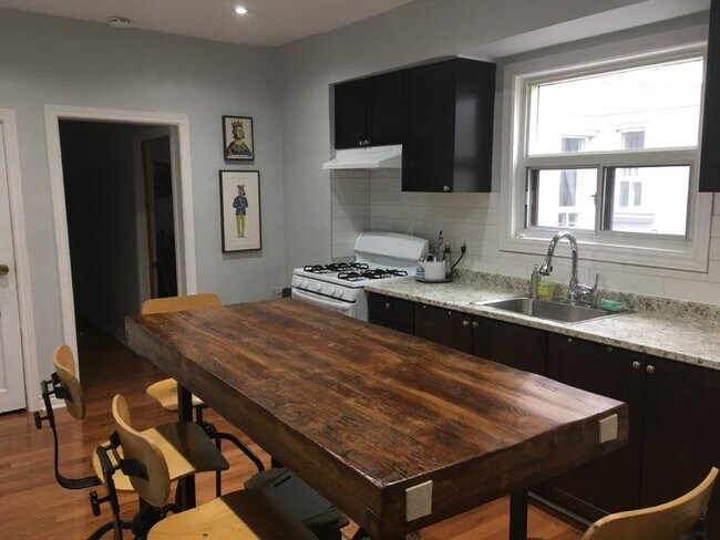 796 Ossington Av in Toronto, ON - Building Photo - Building Photo